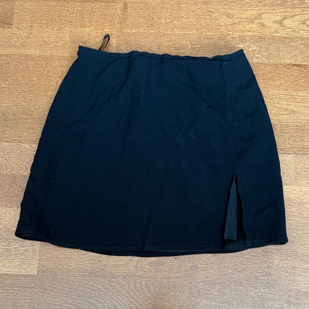 Aritzia black mini skirt